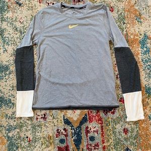 Nike athletic long sleeve shirt S